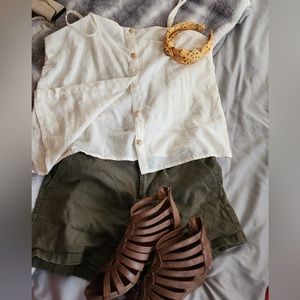 Light weight button up top